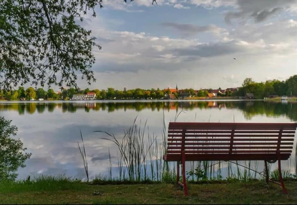 Ferien Direkt Am Wasser Mit Hund Krakow am See Exteriör bild